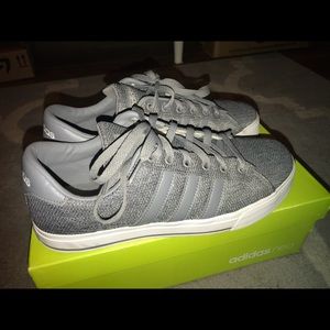 Men’s gray adida neos